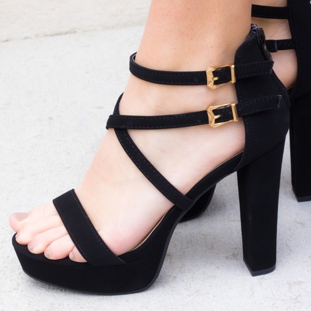 SALE 🎉 Black Double Strap Heels